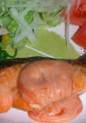 A picture of Salmon à la Meunière with Delicious Aurora Sauce.