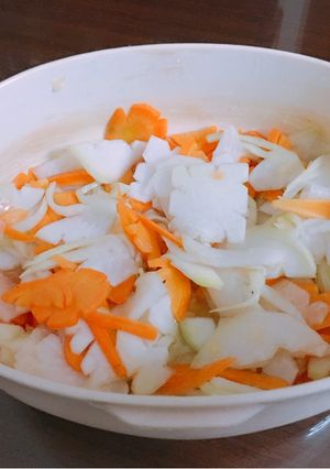 Hình của món Nộm su hào cà rốt.