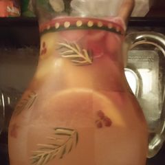A picture of White Peach Sangria.