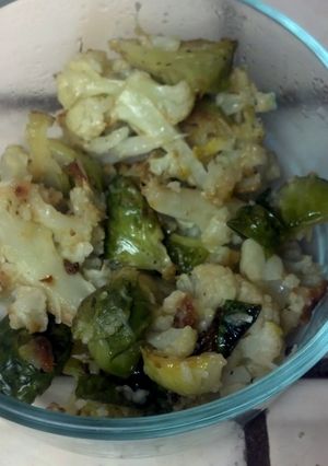 A picture of Roasted Cauliflower/Brussel Sprouts.