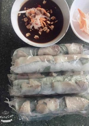 A picture of Gỏi Cuốn (Vietnamese Fresh Spring Rolls).