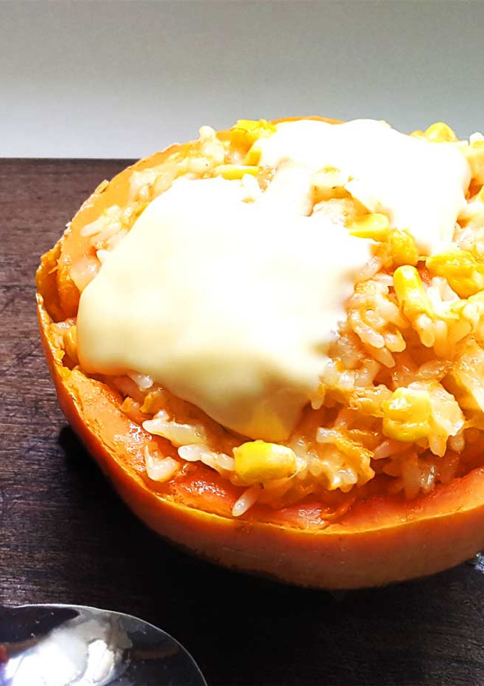 Una foto de Calabaza rellena con pollo, choclo y arroz cremoso! Muy fácil de hacer, económica. SIN GLUTEN y SIN HORNO