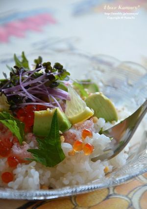 A picture of Cafe-style Chirashi Sushi Using Crab, Avocado, and Ikura.