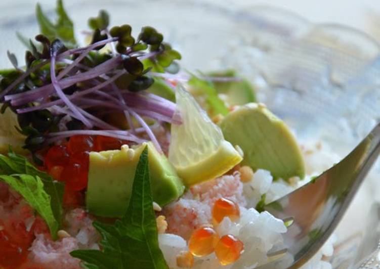 Recipe of Homemade Cafe-style Chirashi Sushi Using Crab, Avocado, and Ikura