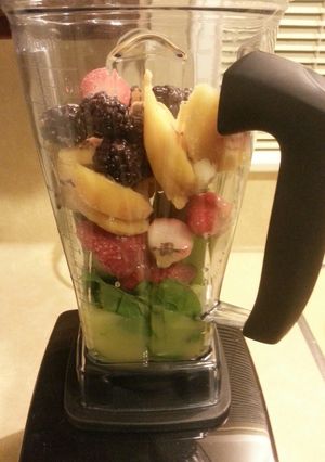 A picture of Sammies Vitamix Superfruit Smoothie.