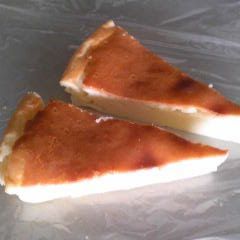 A picture of A cheesecake Made with Yogurt.
