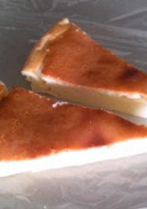 A picture of A cheesecake Made with Yogurt.
