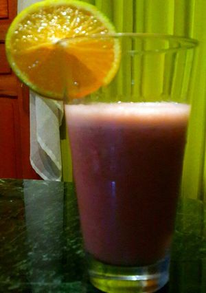 A picture of Strawberry orange shake.