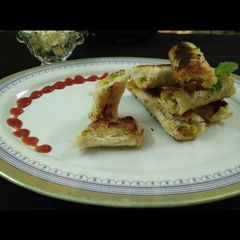 A picture of Cheesy Maggi Bread Rolls.