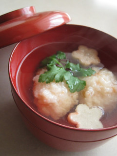 A picture of Shrimp Ball Clear Soup.