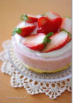 A picture of Easy! Strawberry Mousse Cake.