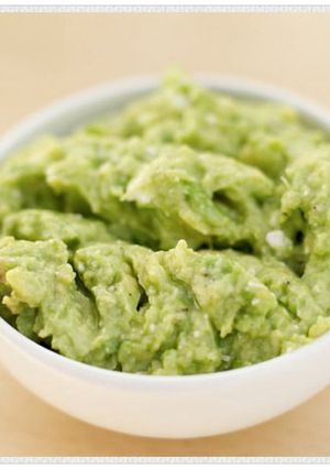 A picture of Homemade Guacamole.