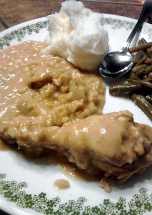A picture of Creamy Crockpot Chicken & Brown Rice.
