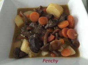 Una foto de Morcillo de ternera guisado en cocotte con setas