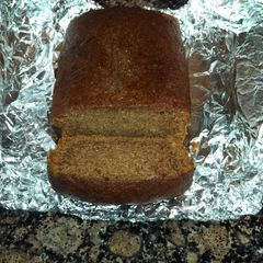 A picture of pumpkin bread.