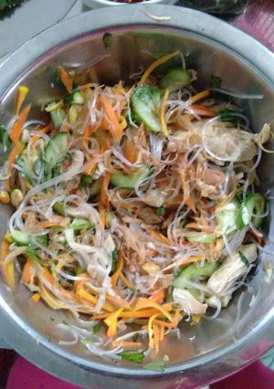 Hình của món Gỏi miến gà.