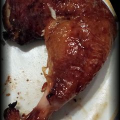 A picture of Sven's Hot Honey glaze for chicken..