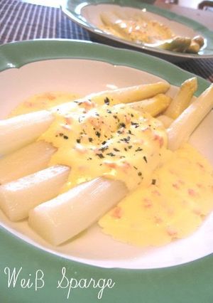 A picture of How to Cook White Asparagus - German Recipe.