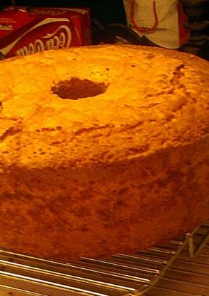 A picture of Sour Cream Pound Cake.