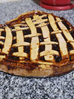 Una foto de Kuchen de durazno con mermelada de ciruela