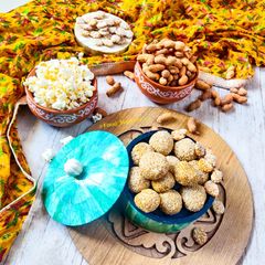 A picture of Til Gud Laddoo.