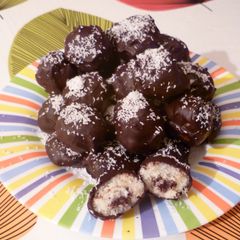 A picture of Chocolate Covered Coconut Snowball.