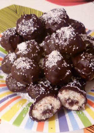 A picture of Chocolate Covered Coconut Snowball.