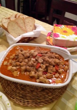 A picture of pork with pickles(portuguese febras palitadas).