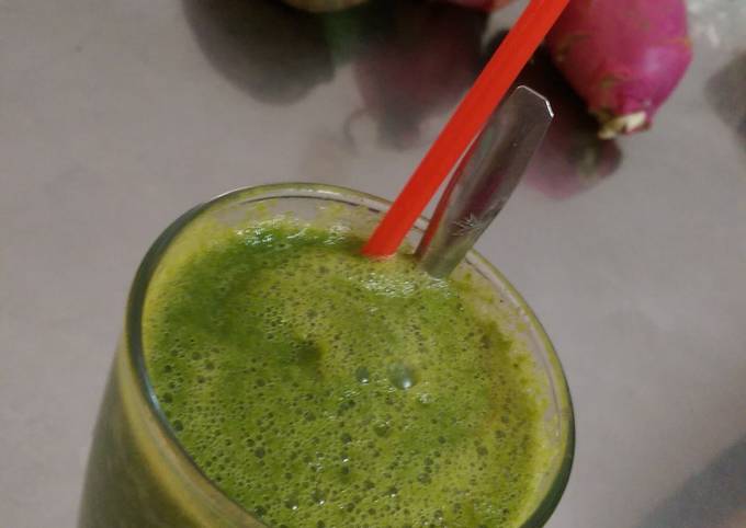 Healthy Green Smoothie For Cleansing Your Body