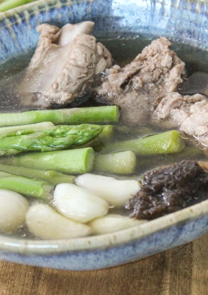 【老菜脯蘆筍蒜頭排骨湯】小滿節氣燉湯，消暑清爽 的食譜成品照片