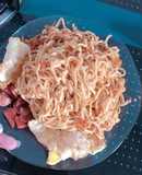 Mì gói xào trứng