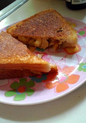 A picture of Grilled Mac n' Cheese w/ Chicken (leftover Easter dinner solution).