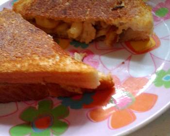 How To Cooking Recipe Grilled Mac n Cheese w Chicken leftover Easter dinner  solution Delicious Steady