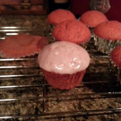 A picture of Pink Velvet Cupcakes.