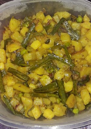 পেঁয়াজকলি ভাজা(peyajkoli bhaja recipe in bengali) রেসিপির প্রধান ছবি