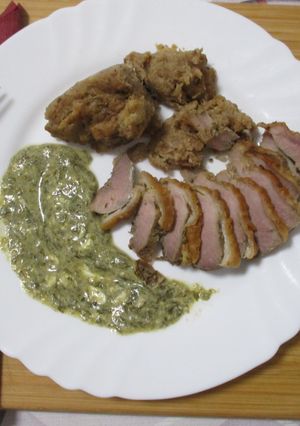 Sült Pulyka 🍗, Zsemlemártás 🍞, Sóska Főzelék 🥬 recept fotója