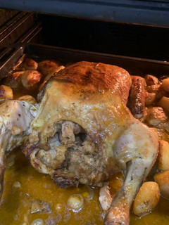 Foto de Frango assado com Alheira e Chouriça com molho de Leitão (Leitão à pobre)