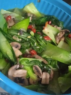 Foto resep Tumis pakcoy jamur kancing simple
