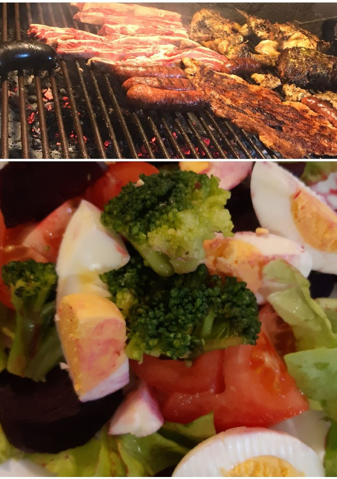 Una foto de Ensalada de brócoli, con parrillada 🇺🇾