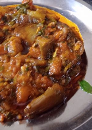 મેથી રીંગણા ટામેટાં નુ શાક (Methi Ringan Tomato Shak Recipe In Gujarati) રેસીપી મુખ્ય ફોટો