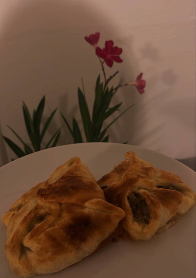 Слойки з курячою печінкою в йогуртовому соусі 🔥