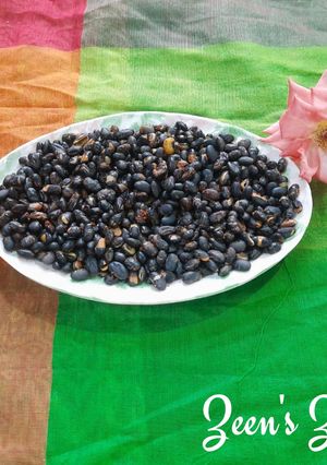 A picture of Oven Roasted Dry Black Beans.