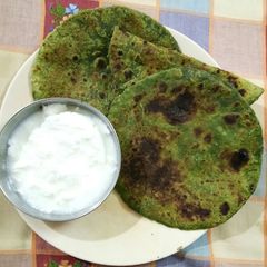 A picture of Methi - palak chapati.