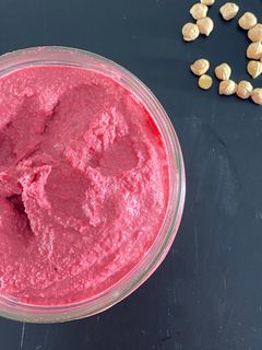 Une photo de HOUMOUS POIS CHICHE-BETTERAVE