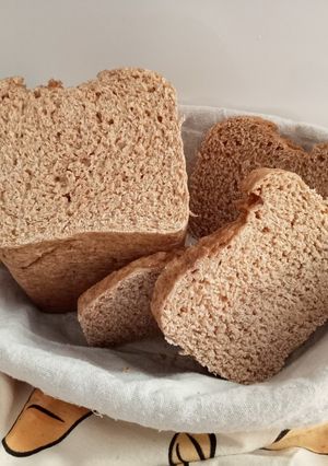 Una foto de Pan de molde espelta integral sin corteza (sin horno)