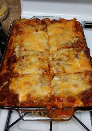 A picture of Lasagna gordita.