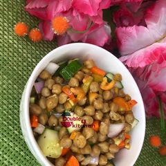 A picture of Chic pea salad.