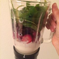 A picture of Berry Spinach Smoothie.