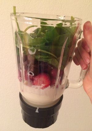 A picture of Berry Spinach Smoothie.