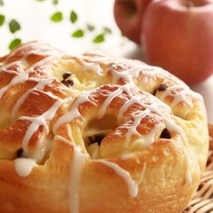 A picture of Apple Bread.